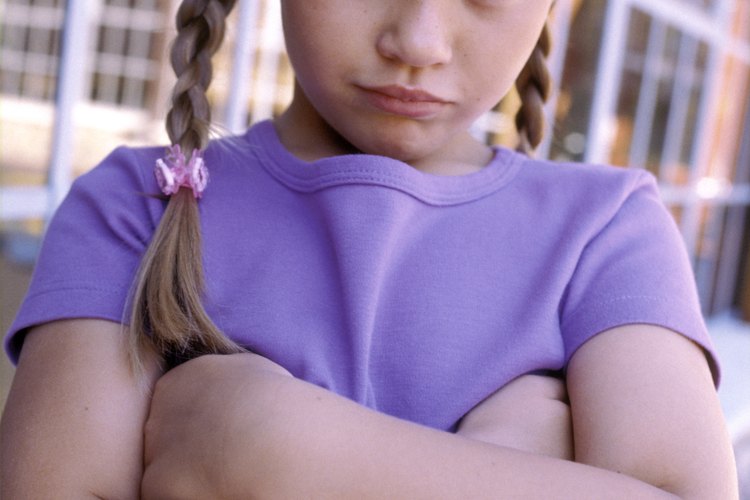 Tienes que lidiar con mucho cuidado con los problemas de celos, ya que los niños pueden estar sintiéndose enojados e inseguros.