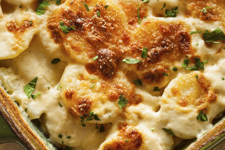 Haz papas gratinadas.
