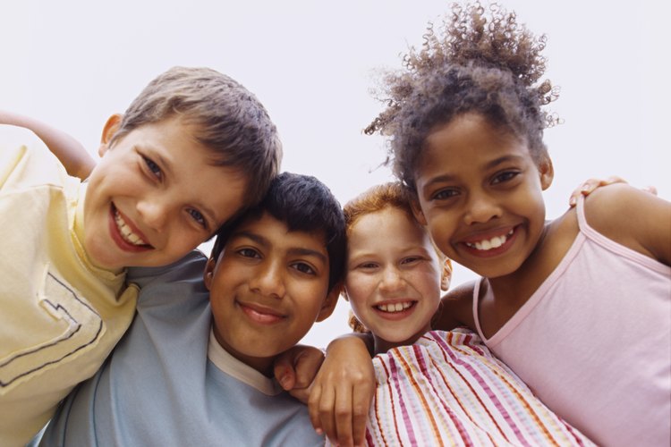 Los niños tienen el derecho a la vida y aúna identidad nacional y cultural.