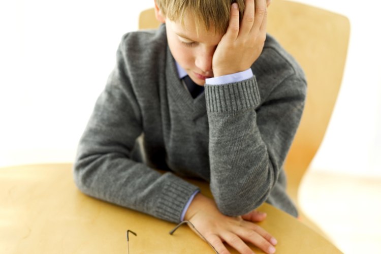 Los niños que sufrieron acoso a menudo tienen miedo de volver a la escuela e incluso de conversar sobre sus sentimientos.