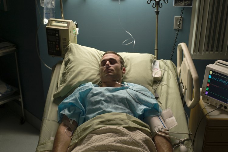 Los sueldos de los directores generales del hospital varían en las seis cifras y más allá.