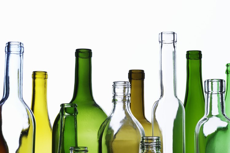 Deja que la botella recién cortada se enfríe antes de manipularla.