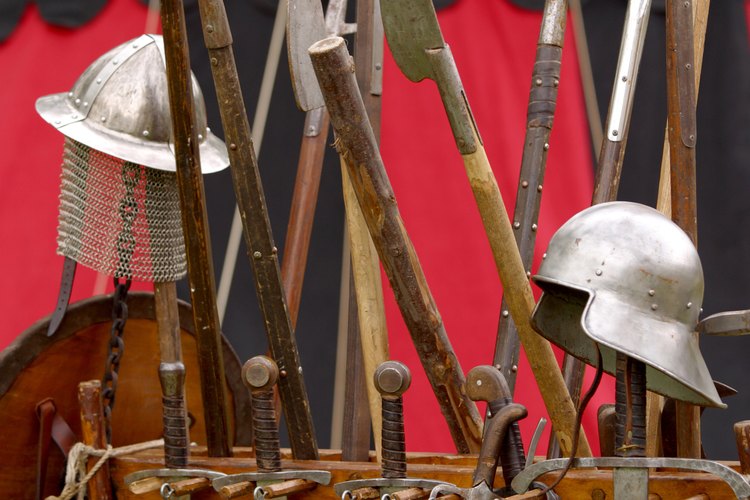Todos los tipos de equipos del Renacimiento se venden en la feria.