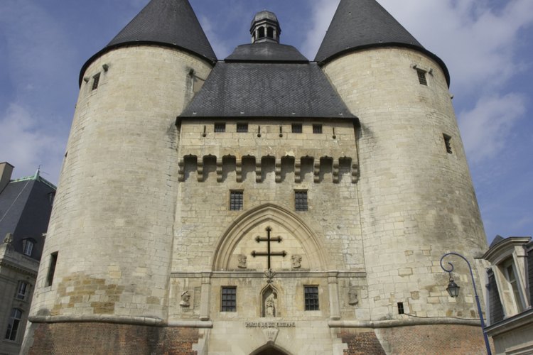Incluso las puertas de la antigua ciudad de Nancy son monumentales.