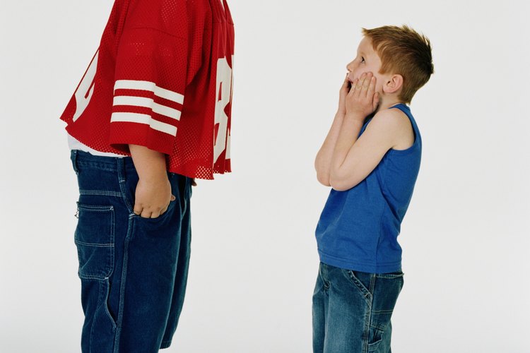 El comportamiento dominante suele venir en forma de abuso físico debido a las diferencias de tamaño.
