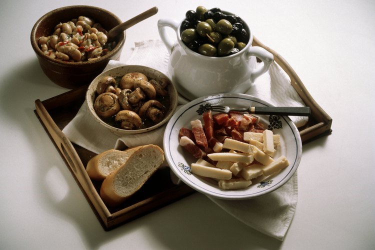 Las tapas y el jerez hacen una comida española tradicional.