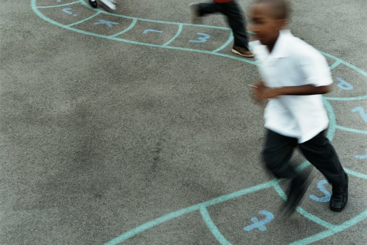 Los niños pueden aprender habilidades básicas de liderazgo por medio de diversas actividades.