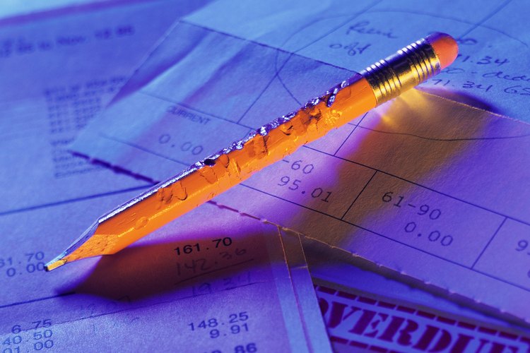 Calcula los porcentajes de tendencia de las cifras de ventas registradas en el primer gráfico en relación a la cifra de ventas con respecto al año base.