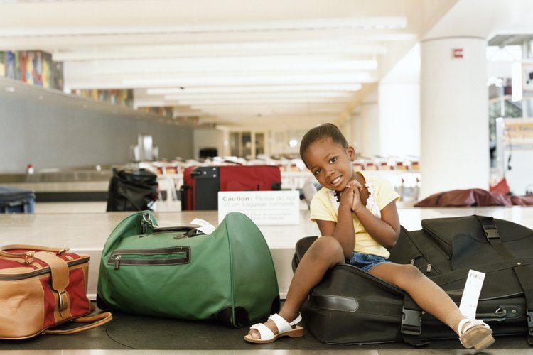 Llega al aeropuerto con una u dos horas de anticipación, no dejes a tu hijo esperando.