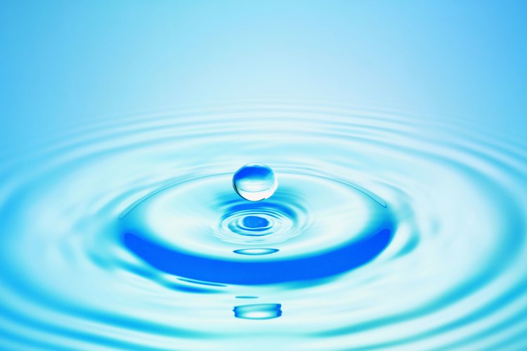 No dejes el agua corriendo cuando no la estés usando.