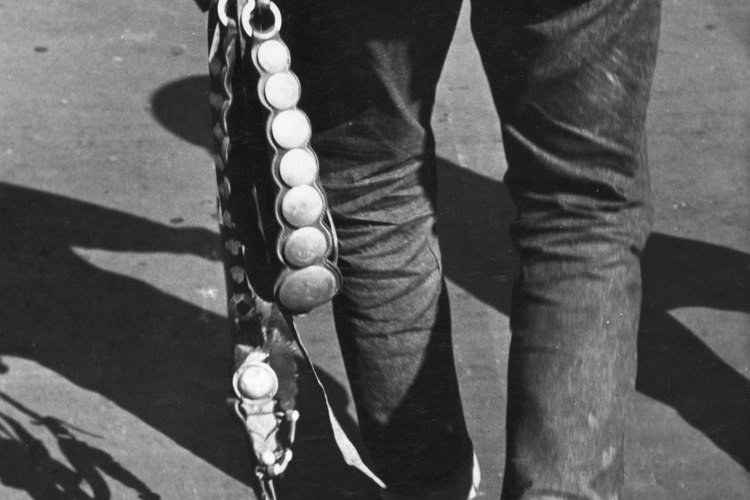 Los jeans dejaron de ser un atuendo de trabajo para los cowboys y se convirtieron en un artículo de moda en la década de 1950.