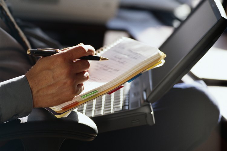 Elabora un comunicado para los empleados sobre cómo funcionan los puntos y los premios.