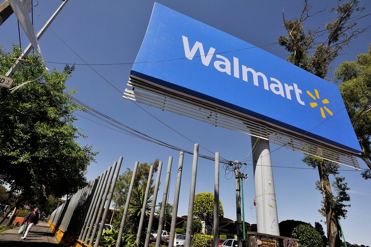 El método de envío del sitio a la tienda es un servicio les ofrece a los clientes el envío en línea de órdenes a cualquier tienda Walmart.