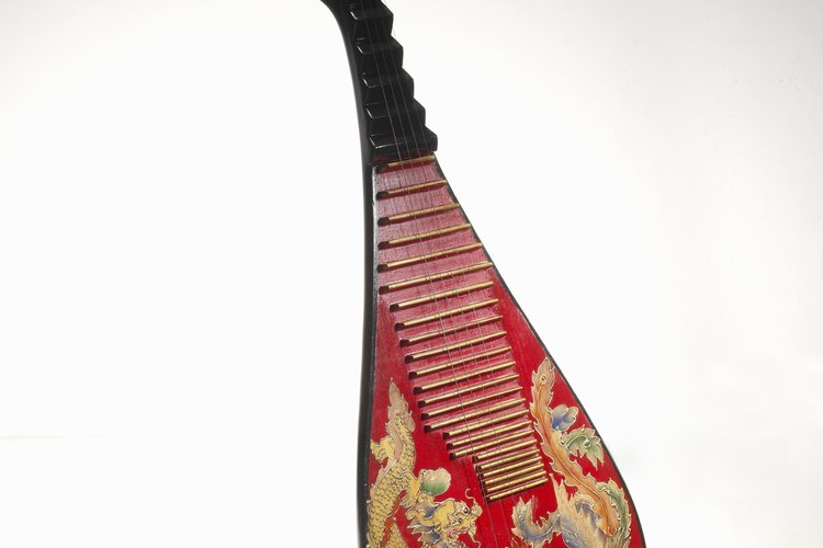Un concepto de diseño particularmente divertido de materializar puede ser comprar o crear un disfraz de instrumento musical.