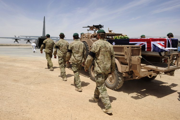 Las Fuerzas Especiales del Ejército están abiertas sólo a hombres entre 20 y 30.