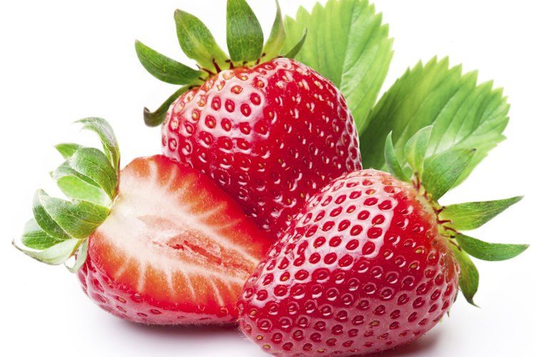 ¿Qué podría ser más tentador que frutillas grandes y exquisitas brotando de un canasto colgante, esperando a ser cosechadas?