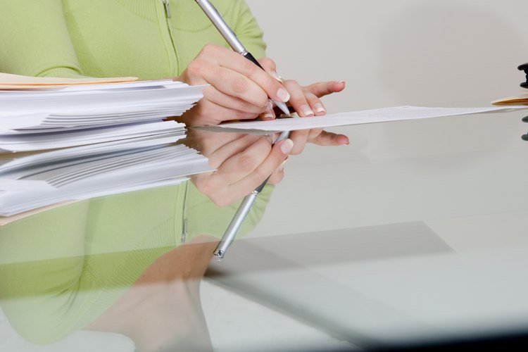 Las cuantas de cheques pueden ser sostenidas en fideicomiso.