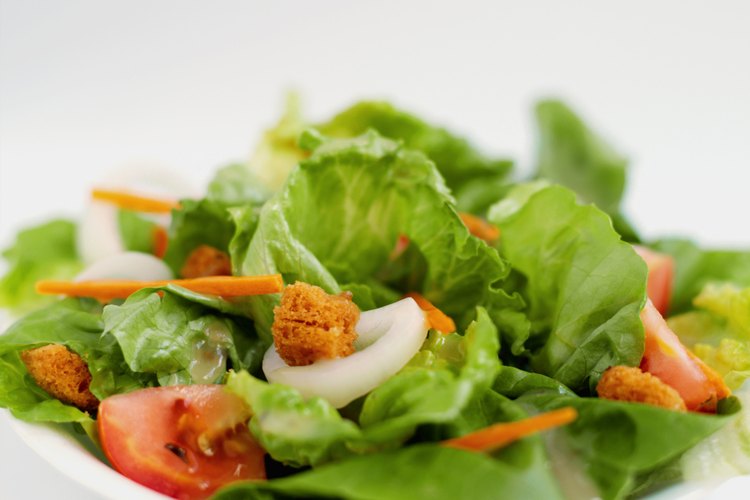 Las zanahorias añaden calcio y caroteno a la ensalada.