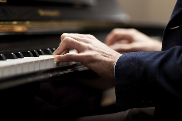 El ébano es la elección tradiconal para las teclas negras del piano.