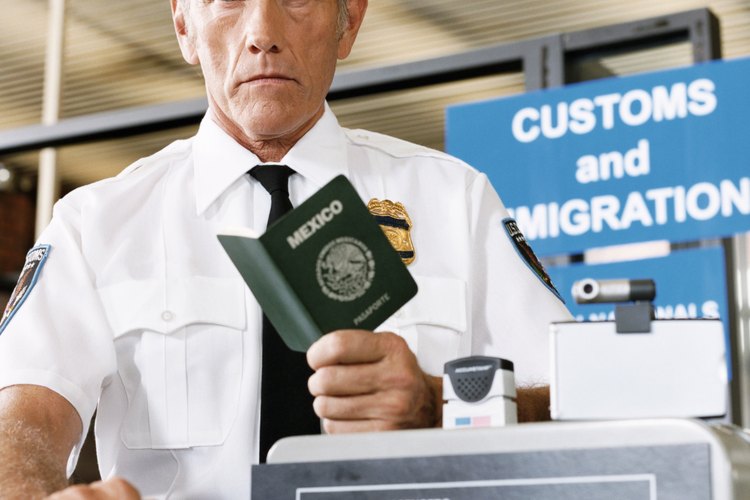 Es necesario reportar a los empleadores que contratan inmigrantes ilegales.