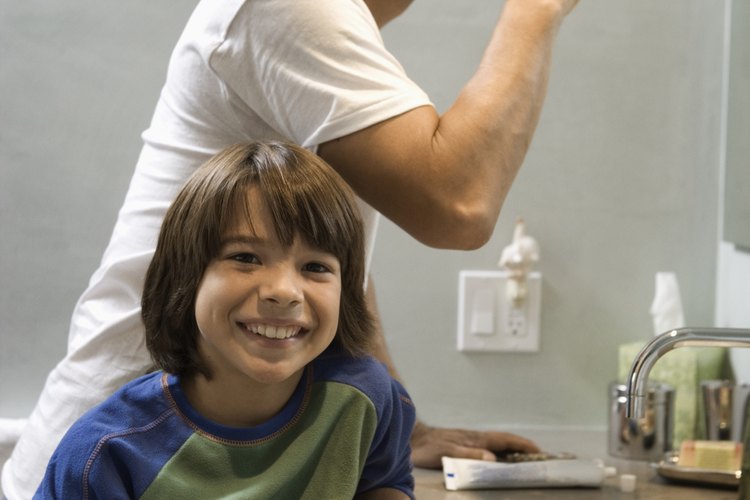 La higiene personal del niño lleva un entrenamiento paciente.