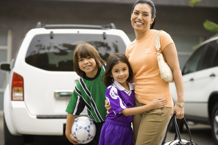 En algunos casos, es ilegal dejar niños a menores de determinada edad solos sin la supervisión adecuada.