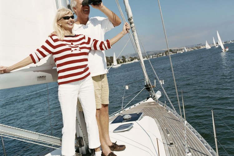 Los pantalones pescadores representan un buen pantalón de estilo casual para mujeres de más de cincuenta.
