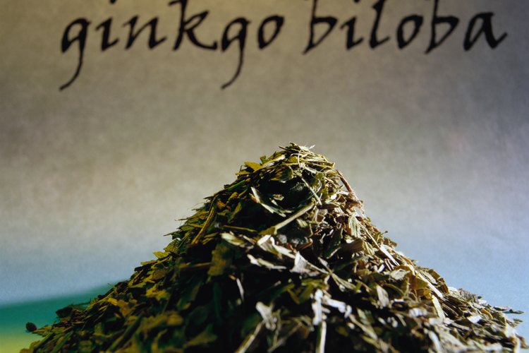 El Gingko y el ginseng son hierbas naturales que actúan como estimuladores cognitivos y mejoran la circulación sanguínea en el cerebro, de acuerdo con Richard Brown y ADDitude.com