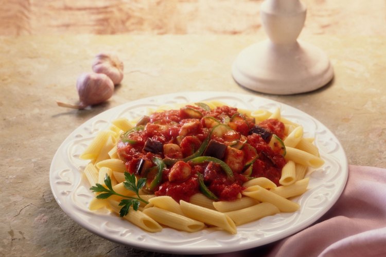 Las especias y hierbas son usadas en muchos platos italianos.