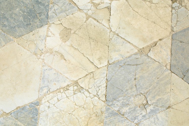 La piedra pizarra se puede usar como suelo en interiores y exteriores.