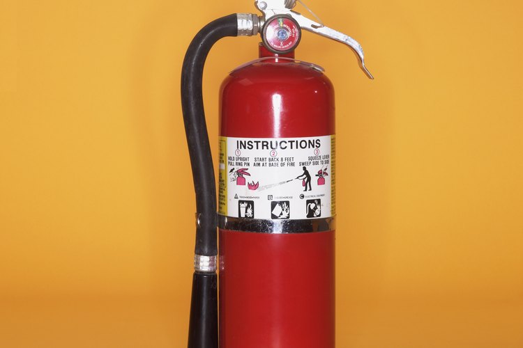 Los extintores de agua están especialmente diseñados para controlar incendios de ciertos tipos de materiales.