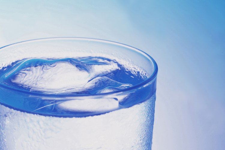 El agua potable es vital para la supervivencia de una persona, y el almacenamiento de agua también puede serlo.