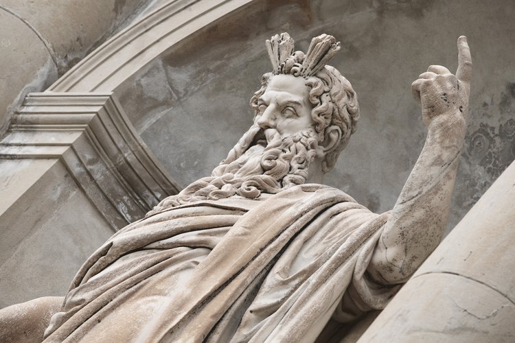 En la mitología griega, Zeus es padre de dioses y hombres.