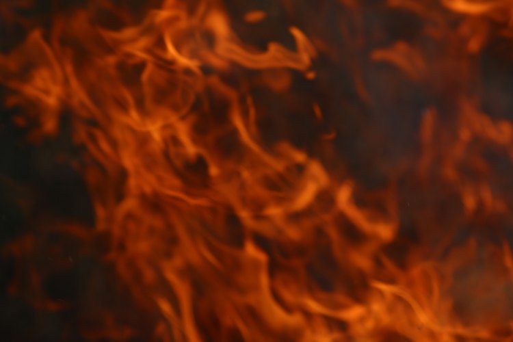 El combustible de campamento es un acelerador de fuego potencial para un incendiario.