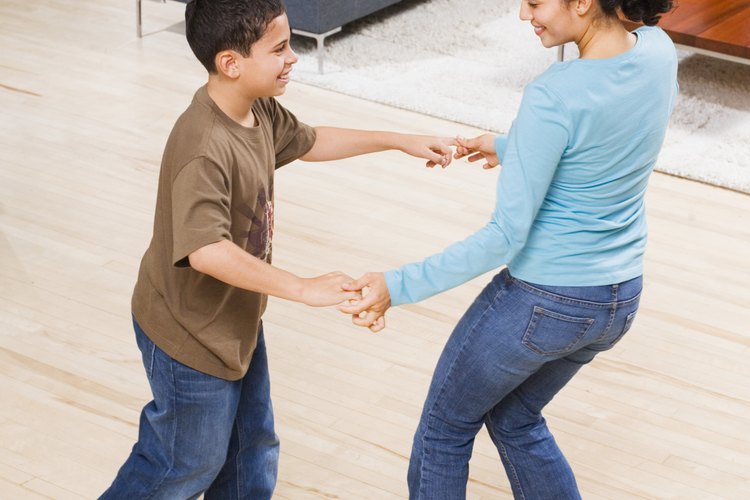 Un día bailarás con tu hijo en su boda.