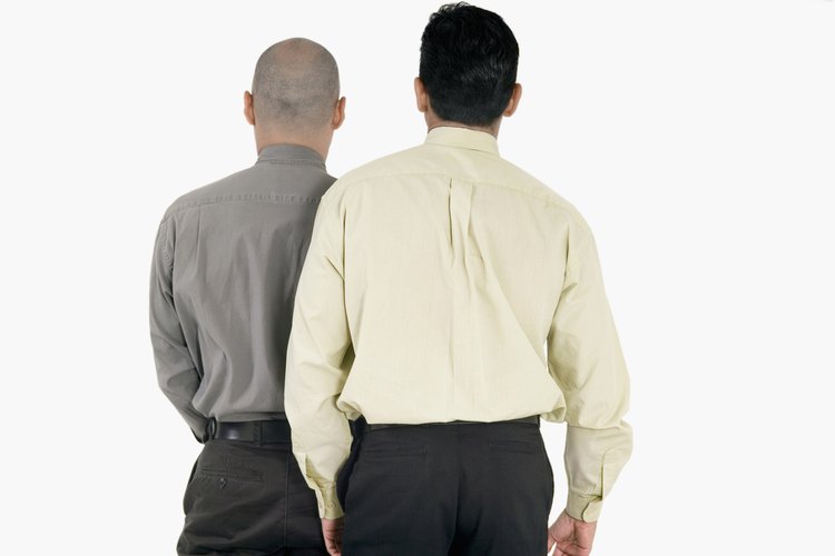 La yunta es la tela en la espalda de una camisa de vestir.