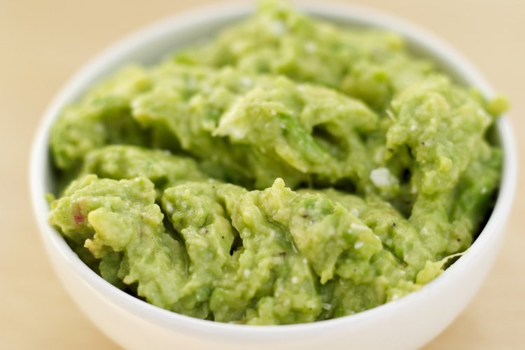 El guacamole es rico en fibra y vitamina C.