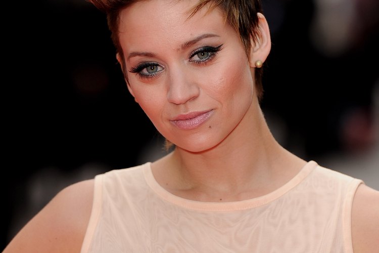 Prefiere el volumen como Kimberly Wyatt.