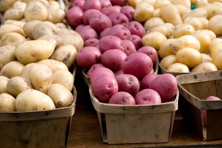 Las papas rojas son ideales para ensalada de papas.