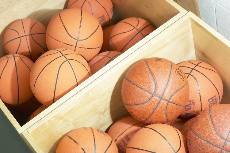 Pelotas de baloncesto.