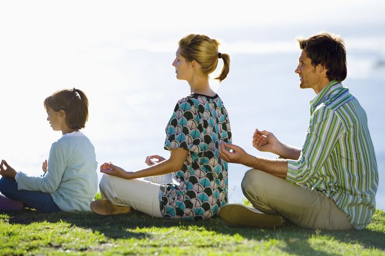 La meditación regular puede ayudarte a acercar a tu familia.