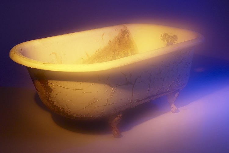 Conserva las bañeras antiguas con una nueva capa de pintura.
