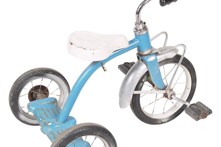 Estos no son triciclos infantiles. Transformar una bicicleta de adulto en un triciclo es cuestión de habilidad.