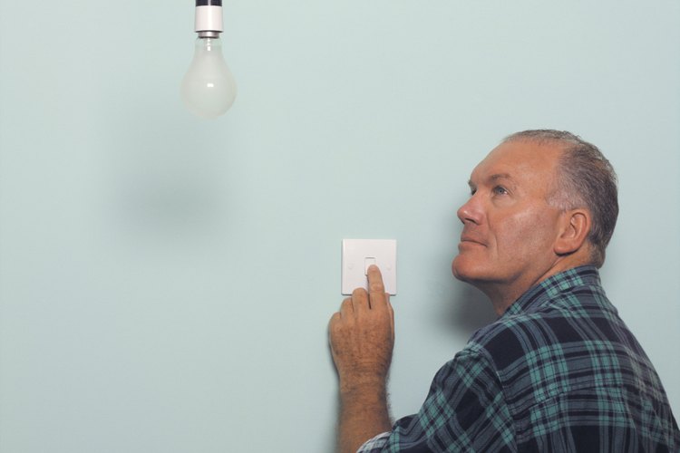 Encender una luz es tan sencillo como presionar un interruptor.