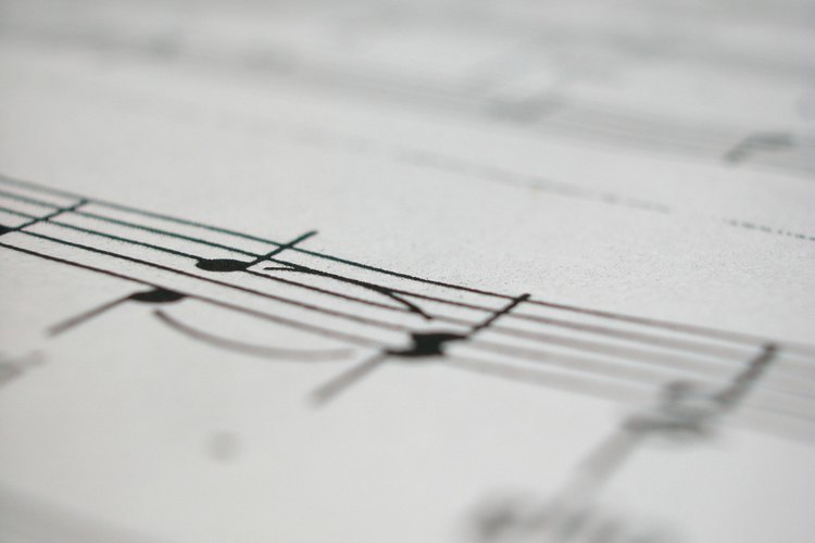 Descarga e instala MuseScore.