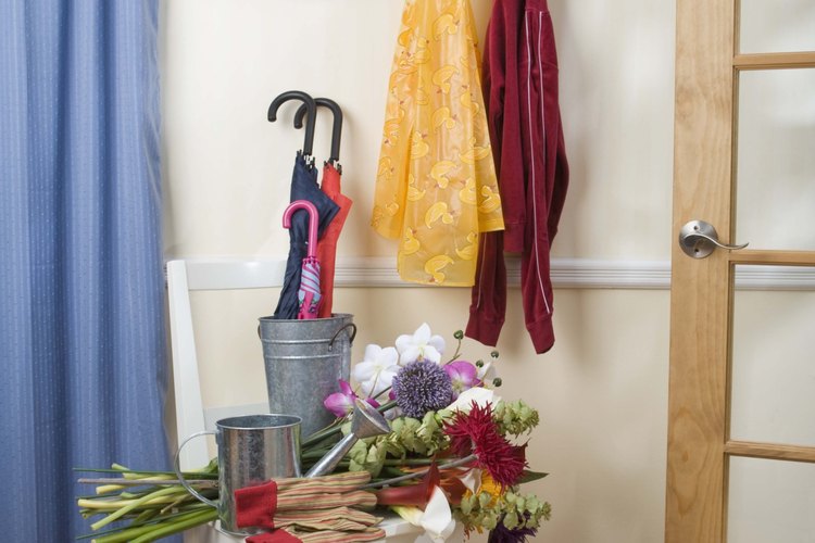 Los colores ayudan a definir a un pasillo de entrada en formal o informal.