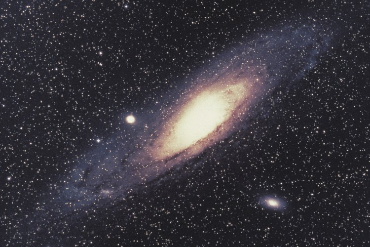 El creacionismo, dicta que Dios creo al universo y todas sus criaturas en él.