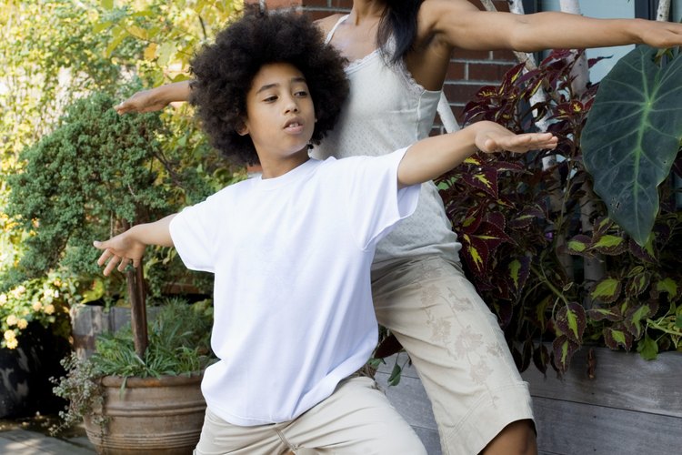 Experimentar con diferentes actividades ayuda a criar un niño saludable.