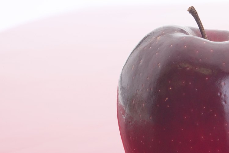 Una manzana grande tiene 25 g de azúcar.