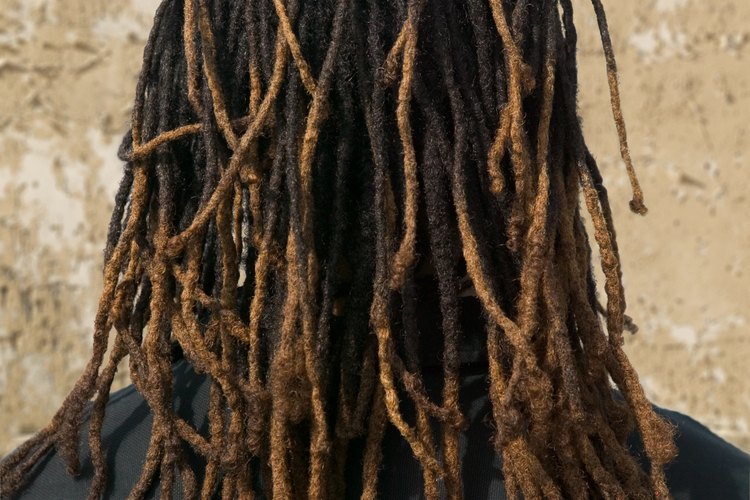 Ten paciencia cuando empieces a desenredar tus rastas.